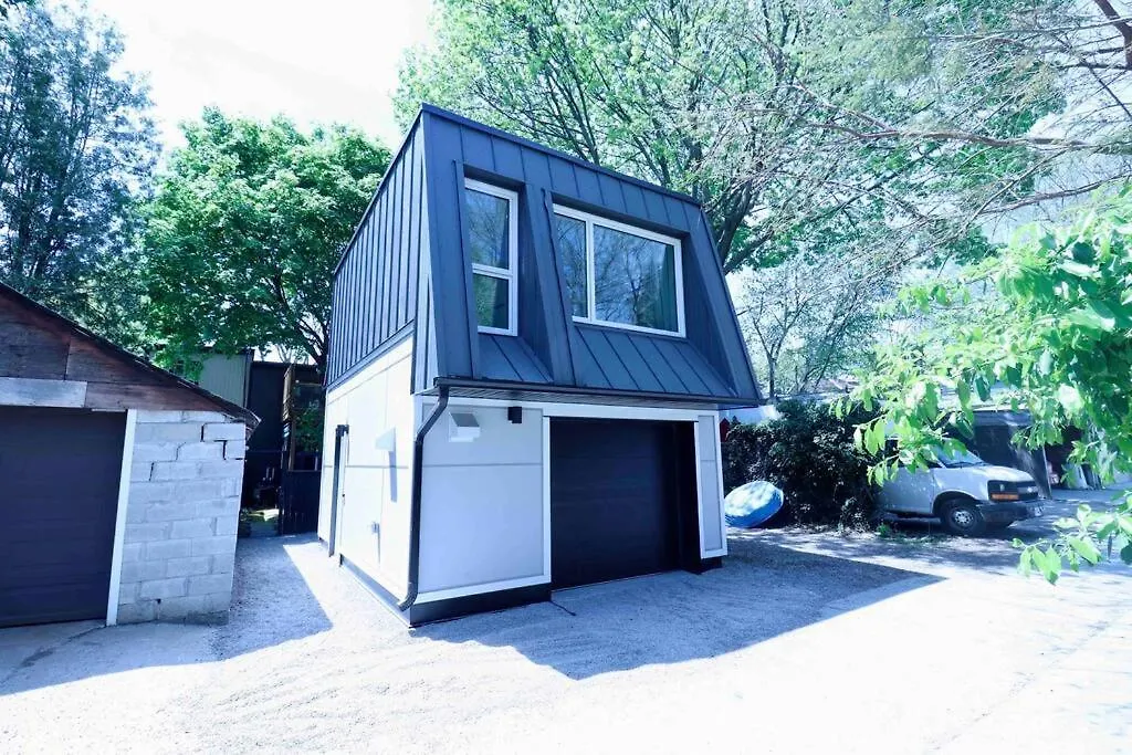 דירה טורונטו Cozy 1 Bedroom Laneway House Downtown Eastside קנדה