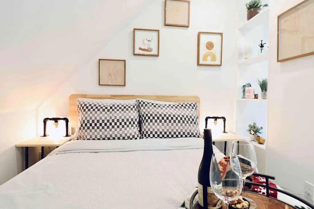 아파트 Cozy 1 Bedroom Laneway House Downtown Eastside 토론토